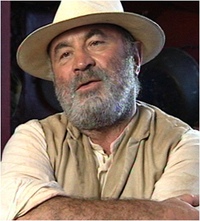 Bob Hoskins as Professor Challenger in the BBC's Lost World